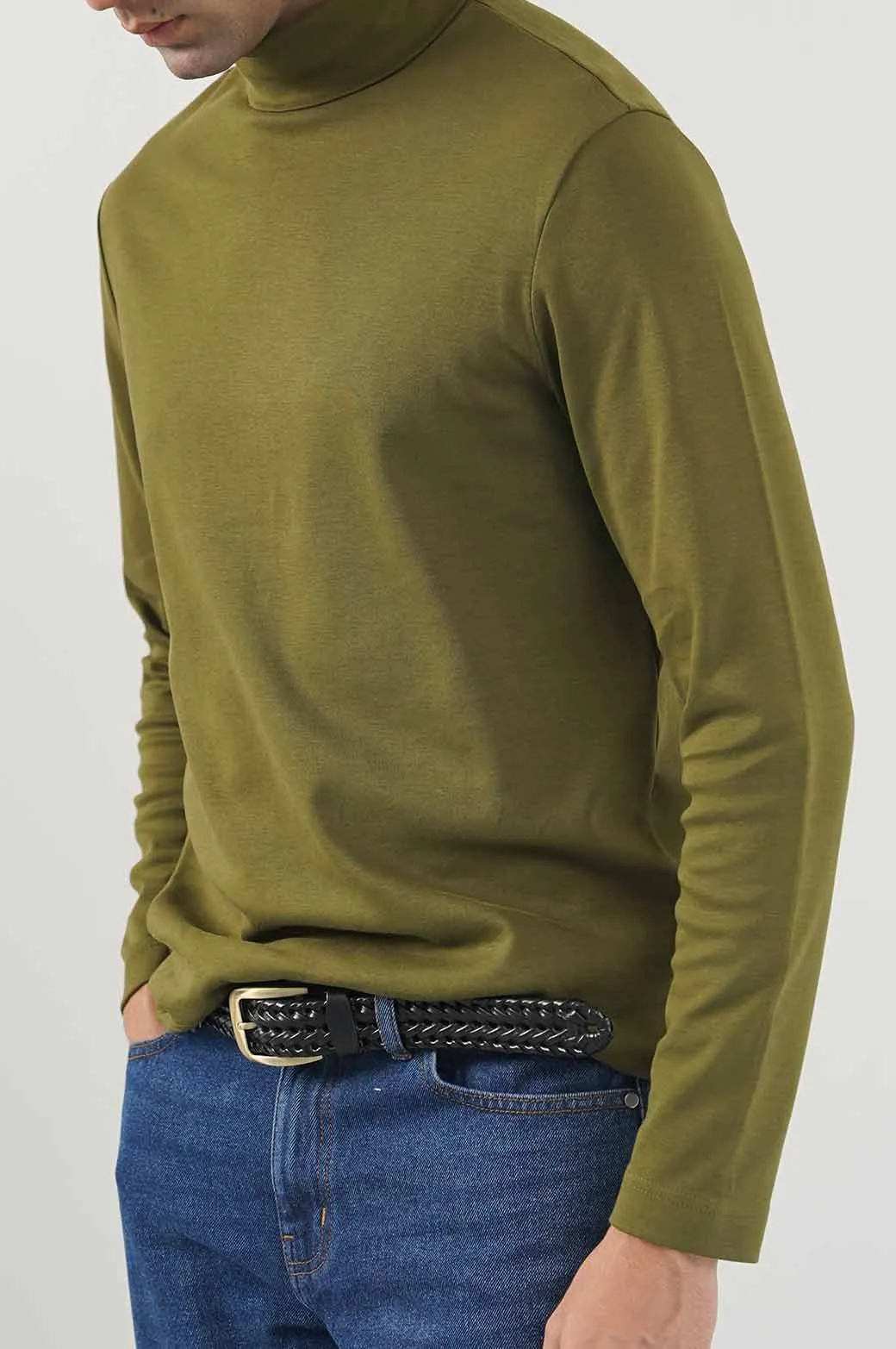 HIGH-NECK SWEATSHIRT