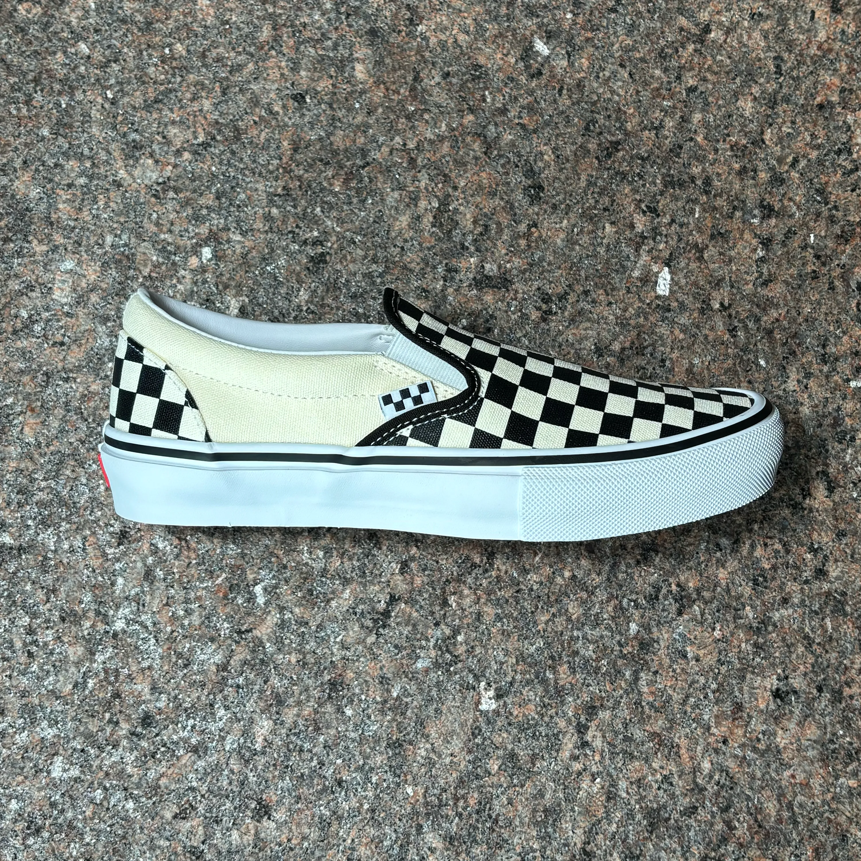 SKATE SLIP ON CHECKER - BLACK/WHITE