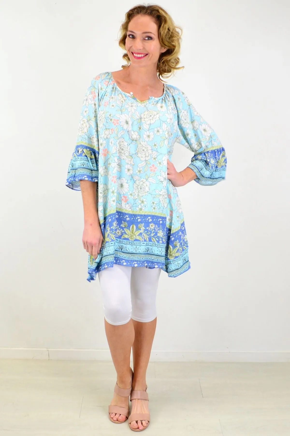 Tree Carnations Light & Pretty Tunic Top