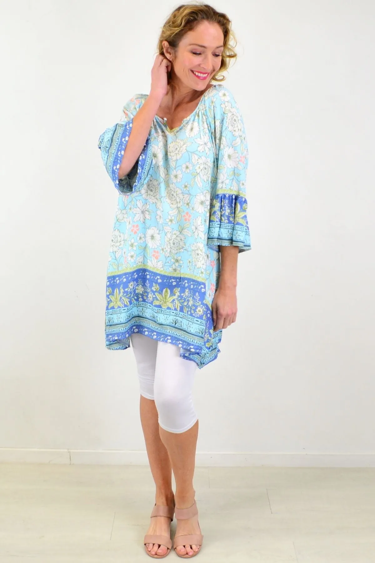 Tree Carnations Light & Pretty Tunic Top